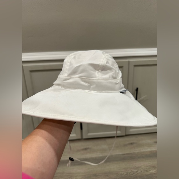 Columbia White Sun Hat - Picture 1 of 4